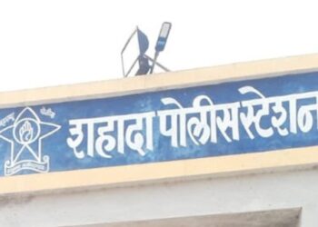 धक्कादायक, लोखंडी फाटक पडले अन् बालकासोबत घडलं भयानक