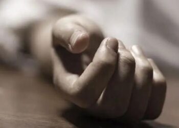 खेळताना पाण्याच्या खडड्यात पडला, धुळ्यात दोन वर्षांच्या मुलाचा मृत्यू