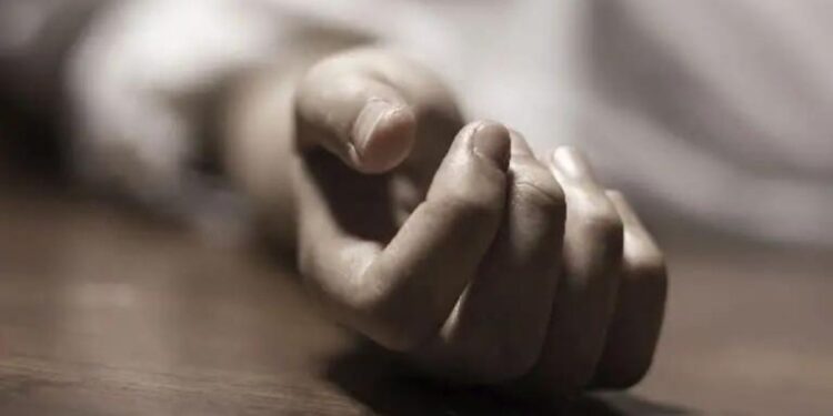 खेळताना पाण्याच्या खडड्यात पडला, धुळ्यात दोन वर्षांच्या मुलाचा मृत्यू