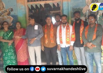 राष्ट्रीय बालिका दिवस : पाचोऱ्यात युवासेनातर्फे जिल्हा परिषद शाळेत खाऊचे वाटप