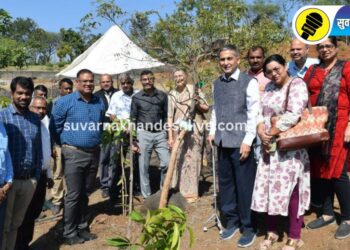 नाशिक : आरोग्य विद्यापीठ परिसरातील वृक्षांना जीओ टॅगींग व क्युआर कोड उपक्रमाचा शुभारंभ