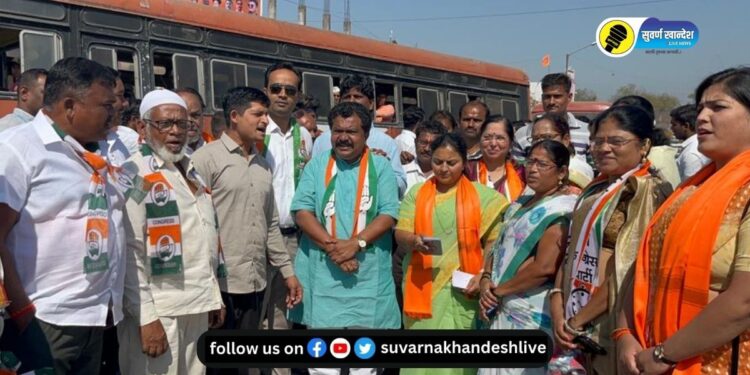 महामार्गावरील रस्त्याची दुरवस्था, पाचोऱ्यात महाविकास आघाडीतर्फे रस्ता रोको आंदोलन