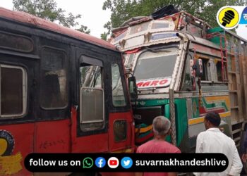 एसटी बस आणि ट्रकची समोरासमोर धडक