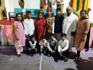 आपल्या संपूर्ण परिवारासह कल्पना कोळी