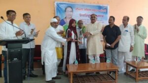 पीटीसी संस्थेचे चेअरमन संजय वाघ यांच्या हस्ते संजिदा बानो हिचा नुकताच सत्कार करण्यात आला.