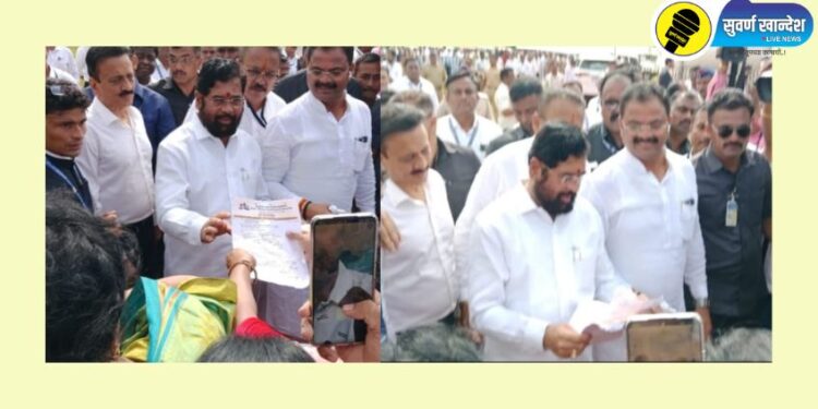 पदाधिकाऱ्यांचे निवेदन स्विकारतांना मुख्यमंत्री एकनाथ शिंदे