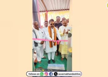 मोलगी येथे दातांचा दवाखान्याचे उद्घाटन करताना विधान परिषद आमदार आमश्या पाडवी