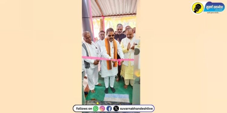 मोलगी येथे दातांचा दवाखान्याचे उद्घाटन करताना विधान परिषद आमदार आमश्या पाडवी