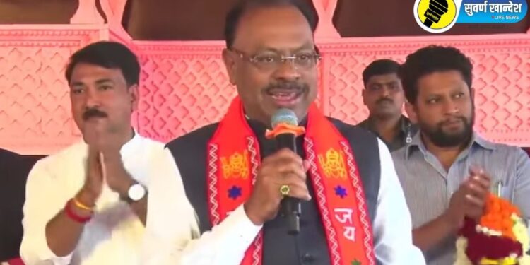 भाजप प्रदेशाध्यक्ष चंद्रशेखर बावनकुळे शिवमहापुराण कथेत बोलताना