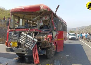 Bus Accident News : एसटी महामंडळाच्या नवापुर-पुणे बसचा भीषण अपघात
