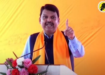 उपमुख्यमंत्री देवेंद्र फडणवीस युवा संवादात बोलताना