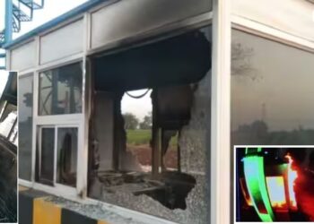 मोठी बातमी! पारोळा तालुक्यातील टोलनाक्याची तोडफोड करत अज्ञातांनी कॅबिन पेटवली, नेमकं काय प्रकरण?