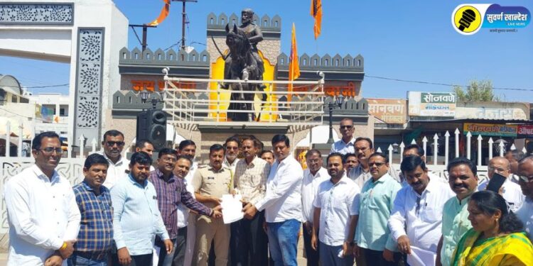 पारोळा : सर्व कामे पुर्ण झाल्यावरच टोल वसुली सुरू करा, सामाजिक संघटनांचे प्रशासनास निवेदन