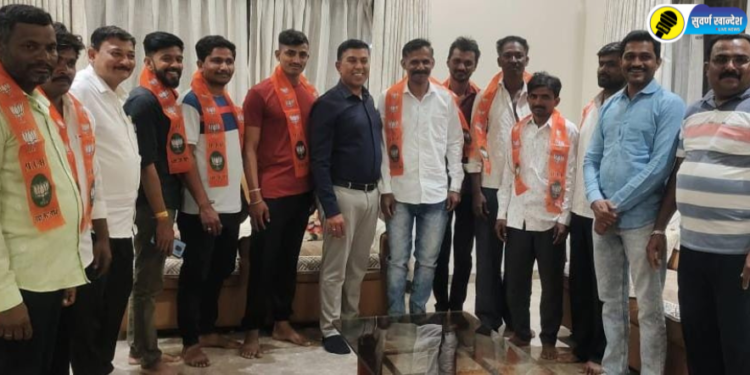 आंबेवडगांव येथील ग्रा.पं.सदस्य व कार्यकर्त्यांनी केला अमोल शिंदे यांच्या नेतृत्वात भाजपा प्रवेश