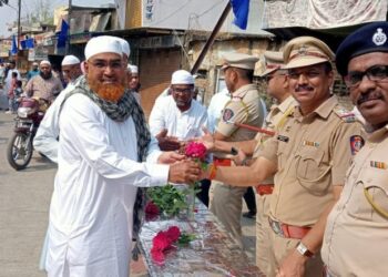 पाचोरा येथे रमजान ईदनिमित्त सर्वपक्षीय नेते-पदाधिकारी, पोलीस अधिकाऱ्यांनी दिल्या शुभेच्छा