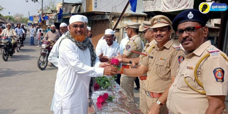 पाचोरा येथे रमजान ईदनिमित्त सर्वपक्षीय नेते-पदाधिकारी, पोलीस अधिकाऱ्यांनी दिल्या शुभेच्छा