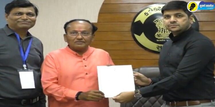 Loksabha Election 2024 : मतदानाआधीच भाजपनं एक जागा जिंकली, सुरतमध्ये नेमकं काय घडलं?