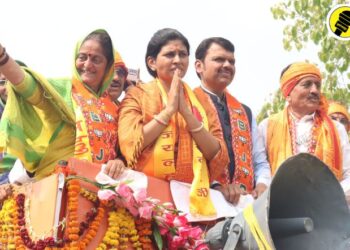 महायुतीचे शक्तीप्रदर्शन : जळगावमधून स्मिता वाघ तर रावेरमधून रक्षा खडसे यांनी केला उमेदवारी अर्ज दाखल