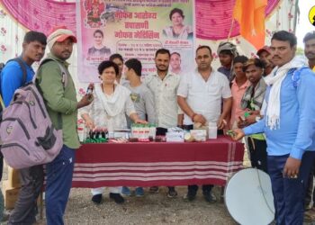 पारोळा येथे सप्तश्रुंगी माता यात्रोत्सवासाठी गडावर पायी जाणाऱ्या भक्तांसाठी मोफत आरोग्य तपासणी शिबीर