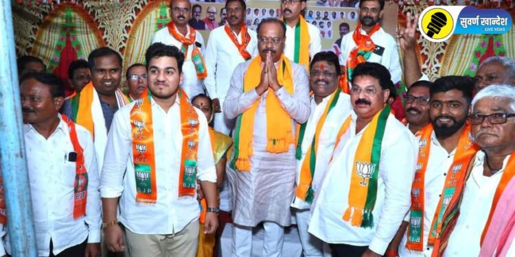 पारोळा येथील माजी नगराध्यक्ष मंगेश तांबे यांचा चंद्रशेखर बावनकुळेंच्या उपस्थितीत भाजपात प्रवेश