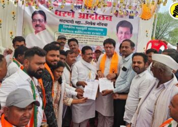 पारोळा येथे महाविकास आघाडीचे सरकारच्या विरोधात एकदिवसीय धरणे आंदोलन