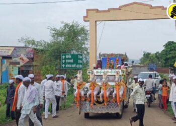 कन्नड तालुक्यातील बोरमडी येथे कृषी दिनानिमित्त वसंतराव नाईक यांना अभिवादन