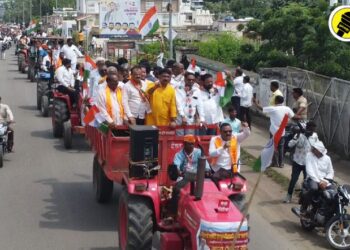 शेतकऱ्यांचा प्रांताधिकारी कार्यालयावर ट्रॅक्टर मोर्चा; नारपारसाठी आता आरपारची लढाई – उन्मेश पाटील