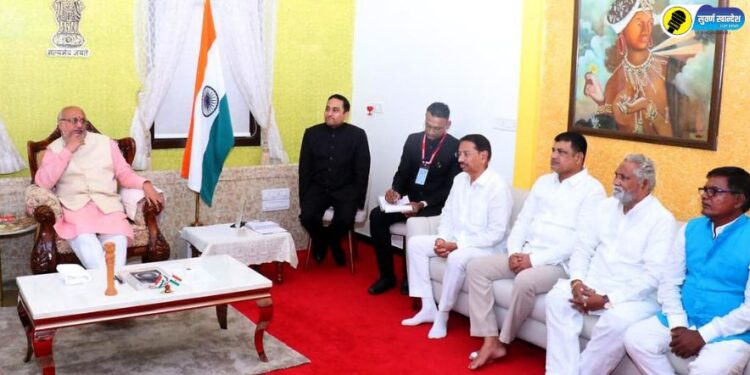 माजी मंत्री गुलाबराव देवकर यांची राज्यपालांसोबत भेट, ‘या’ प्रकल्पांसाठी केली निधीची मागणी