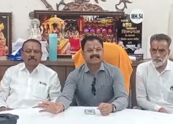 आमदार किशोर पाटील पत्रकार परिषदेत माहिती देताना