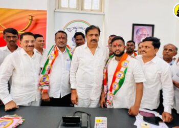 जळगाव ग्रामीण : उपजिल्हा प्रमुख नाना सोनवणे यांचा असंख्य कार्यकर्त्यांसह राष्ट्रवादी शरदचंद्र पवार पक्षात प्रवेश
