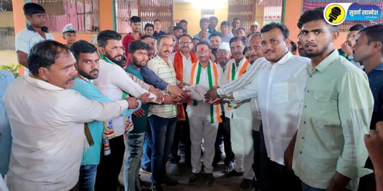 जळगाव ग्रामीण : गुलाबराव देवकरांना धरणगाव तालुक्यातील चमगाव-अहिरे गावातून 77 हजार रुपयांची मदत