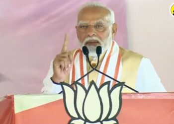 “एक हैं तो, सेफ हैं…. !”, धुळ्यात पंतप्रधान नरेंद्र मोदी यांचे जोरदार भाषण; विरोधकांवर केली टीका, नेमकं काय म्हणाले?