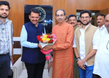 uddhav thackeray met devendra fadnavis