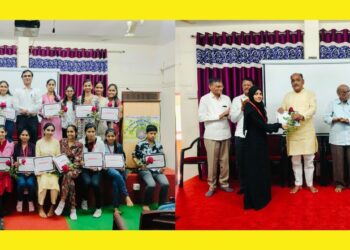 Concluding the Spoken English class at SSMM College Pachora Sanjay Nana Wagh congratulates the professors for the initiative