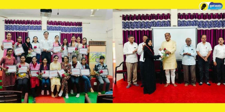 Concluding the Spoken English class at SSMM College Pachora Sanjay Nana Wagh congratulates the professors for the initiative