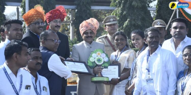 Guardian Minister Sanjay Savkare honoured Bela Gram Panchayat On the occasion of Republic Day