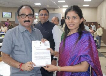 Government approval should be obtained for the acquisition and rehabilitation of villages in Muktai Nagar and Raver talukas, Union Minister Rakshatai Khadse's statement to the Minister of Relief and Rehabilitation