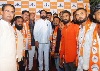 Shivsena UBT karyakarta from Erandol join shivsena in presence of Deputy Chief Minister Eknath Shinde
