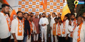 Shivsena UBT karyakarta from Erandol join shivsena in presence of Deputy Chief Minister Eknath Shinde