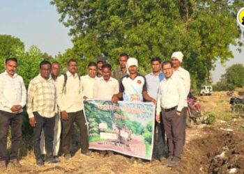 15 km of farm roads in Raver taluka are open; relief for more than 750 farmers