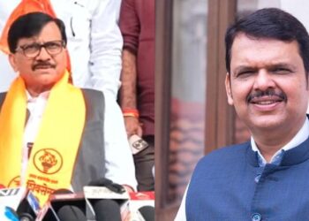 “…लोकांना फसवयाचे धंदे बंद करा!” जळगावातून संजय राऊतांचा मुख्यमंत्री फडणवीस यांच्यावर हल्लाबोल