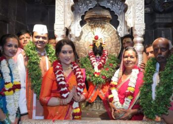 On the occasion of Ashadhi Ekadashi, Chief Minister Devendra Fadnavis performed the Maha Puja of Vitthal Rukmini.