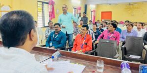 पंचायत समिती अंतर्गत येणाऱ्या सर्व विभागांची आढावा बैठक आज शनिवार रोजी आमदार अमोल पाटील यांच्या अध्यक्षतेखाली पार पडली.