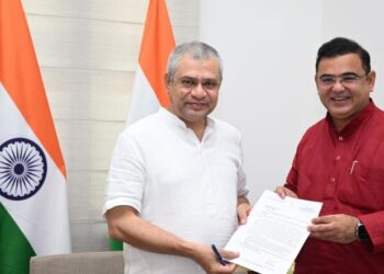 धुळे आणि नंदूरबार जिल्ह्यातील रेल्वे सुविधांच्या विकासासंदर्भात पणन मंत्री जयकुमार रावल यांचे केंद्रीय रेल्वेमंत्र्यांना निवेदन 