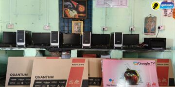 सातगाव डोंगरी येथील जि.प. शाळेसाठी ग्रामपंचायतच्यावतीने एलईडी अँड्राईड टीव्ही भेट