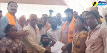 दिव्यांगांच्या प्रलंबित मागण्यांसाठी बच्चू कडू यांना ‘समर्थ दिव्यांग सामाजिक संस्था’ व ‘प्रहार दिव्यांग संघ’ पाचोरा-भडगाव तालुका यांच्या वतीने निवेदन